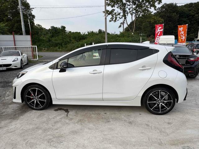 TOYOTA AQUA GR SPORT