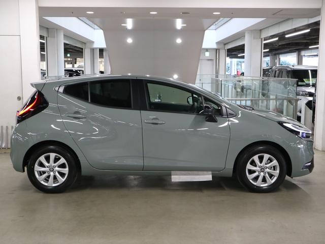 TOYOTA AQUA Z