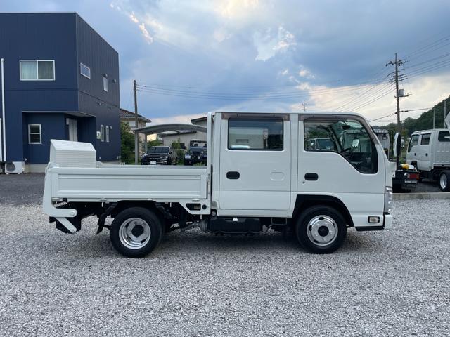 ISUZU ELF TRUCK DOUBLE CAB FLATLOW