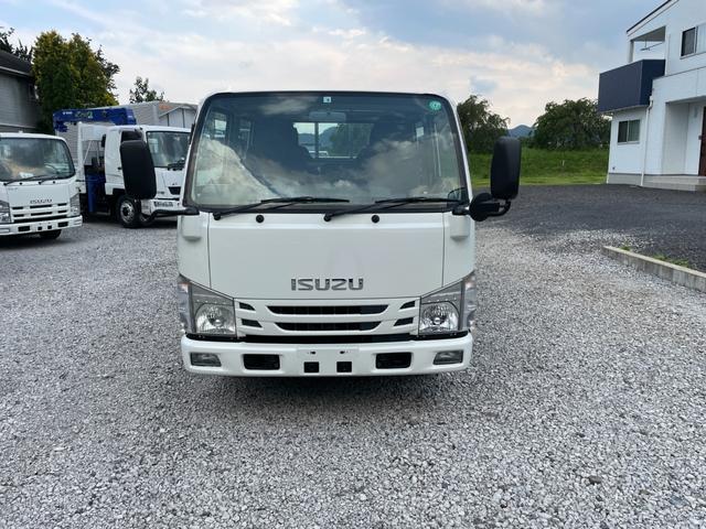 ISUZU ELF TRUCK DOUBLE CAB FLATLOW