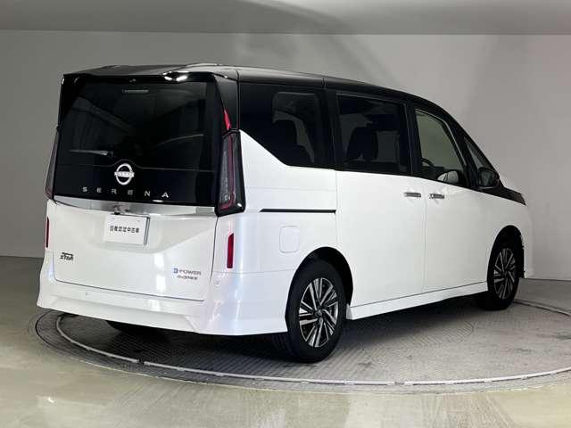 NISSAN SERENA E-4ORCE HIGHWAY STAR V