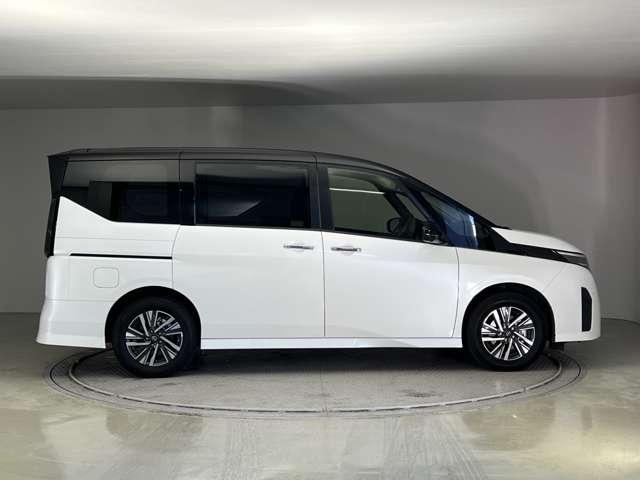 NISSAN SERENA E-4ORCE HIGHWAY STAR V