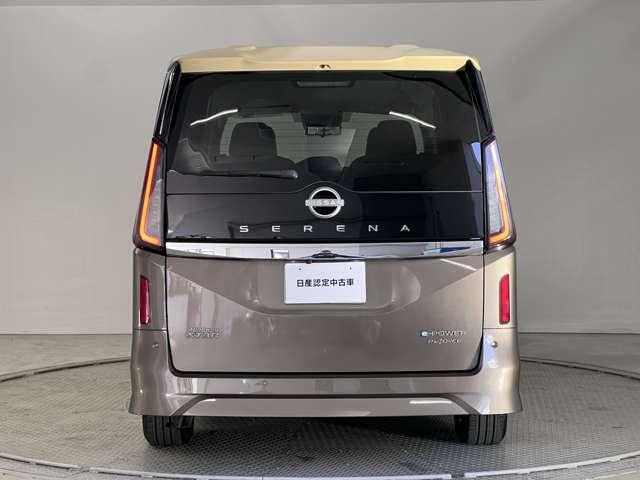NISSAN SERENA E-4ORCE HIGHWAY STAR V