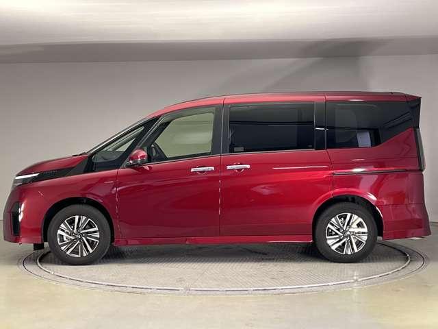 NISSAN SERENA E-4ORCE HIGHWAY STAR V