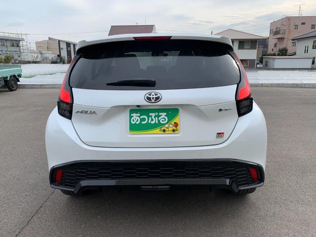 TOYOTA AQUA GR SPORT
