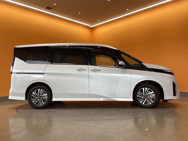 NISSAN SERENA E-POWER HIGHWAY STAR V