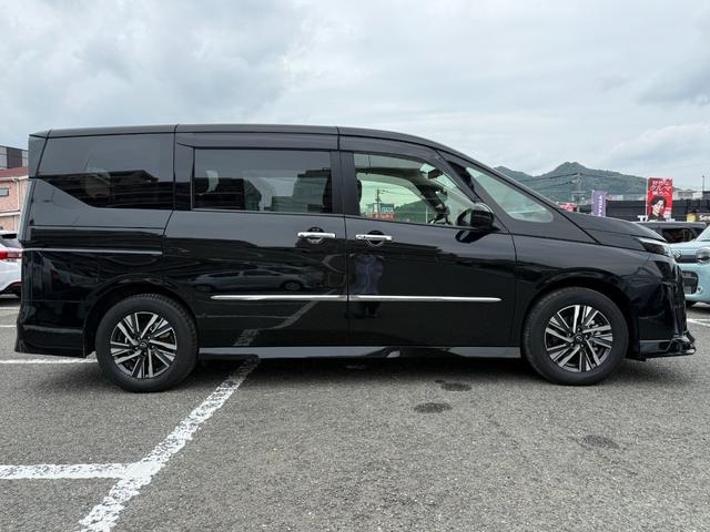 NISSAN SERENA E-POWER HIGHWAY STAR V