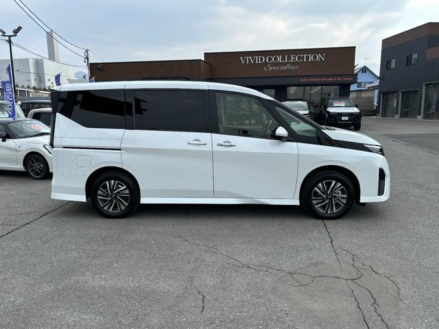 NISSAN SERENA E-4ORCE HIGHWAY STAR V