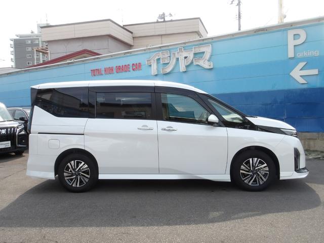 NISSAN SERENA E-4ORCE HIGHWAY STAR V
