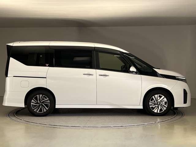 NISSAN SERENA E-POWER HIGHWAY STAR V