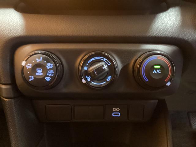TOYOTA YARIS X