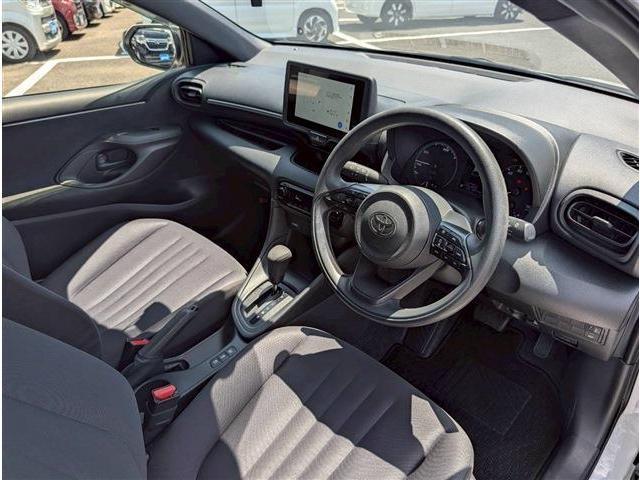 TOYOTA YARIS HYBRID U