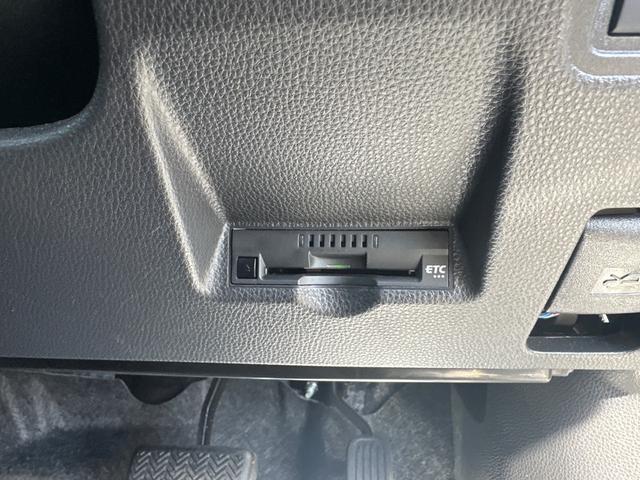 TOYOTA YARIS HYBRID X