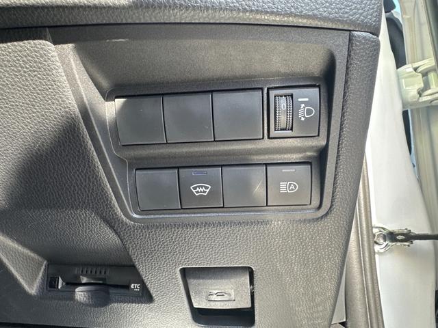 TOYOTA YARIS HYBRID X