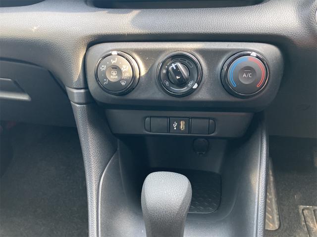 TOYOTA YARIS X