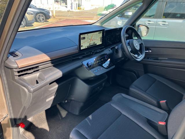 NISSAN SERENA E-4ORCE HIGHWAY STAR V
