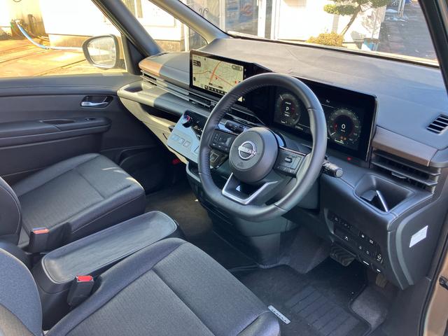NISSAN SERENA E-4ORCE HIGHWAY STAR V