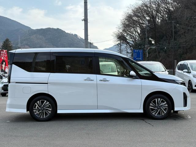 NISSAN SERENA E-POWER HIGHWAY STAR V