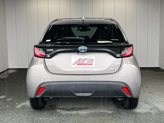 TOYOTA YARIS HYBRID X