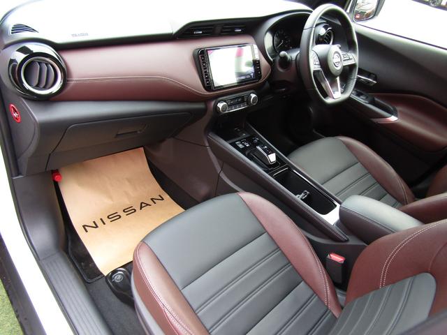 NISSAN KICKS X TWO TONE INTERIOR EDITION
