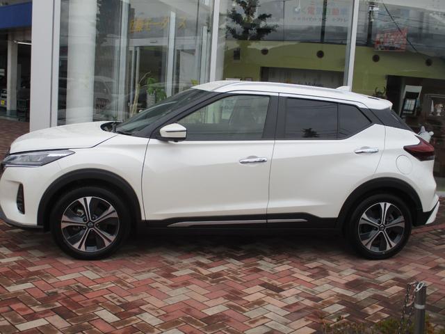 NISSAN KICKS X FOUR