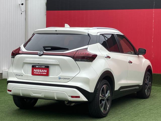 NISSAN KICKS X TWO TONE INTERIOR EDITION