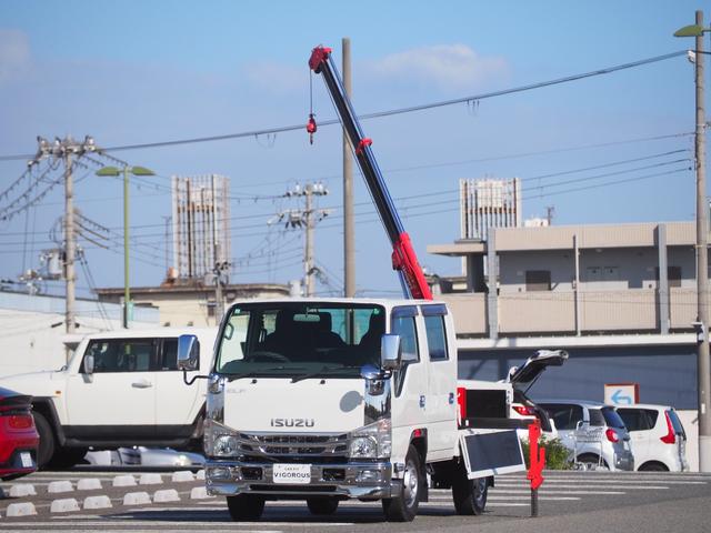 ISUZU ELF TRUCK DOUBLE CAB FLATLOW