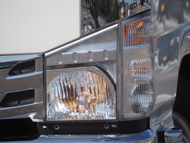 ISUZU ELF TRUCK DOUBLE CAB FLATLOW