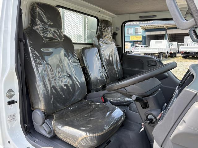 ISUZU ELF TRUCK FULL FLATLOW