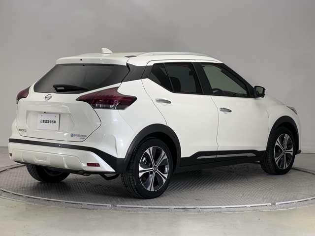 NISSAN KICKS X FOUR