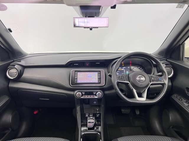 NISSAN KICKS X FOUR