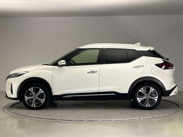 NISSAN KICKS X FOUR