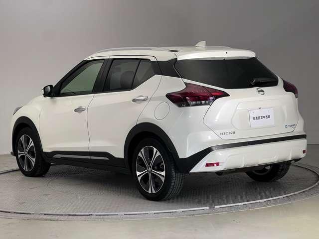 NISSAN KICKS X FOUR