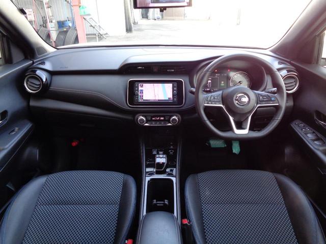 NISSAN KICKS X FOUR