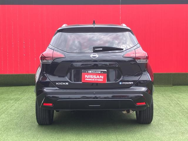 NISSAN KICKS X TWO TONE INTERIOR EDITION