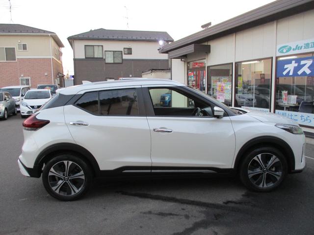 NISSAN KICKS X FOUR