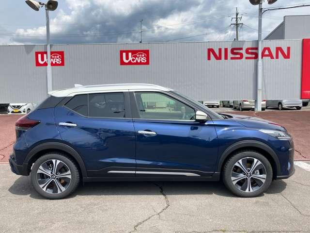 NISSAN KICKS X FOUR