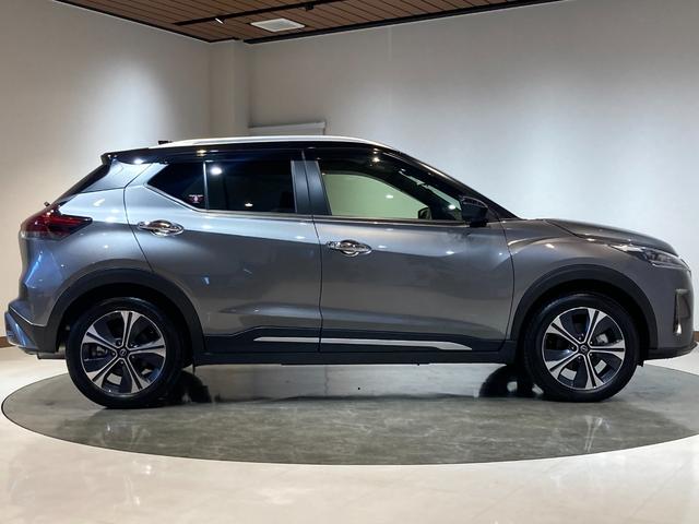 NISSAN KICKS X