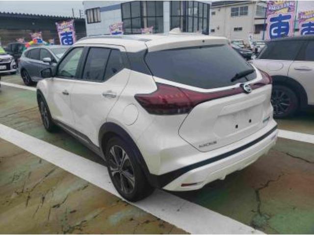 NISSAN KICKS X FOUR