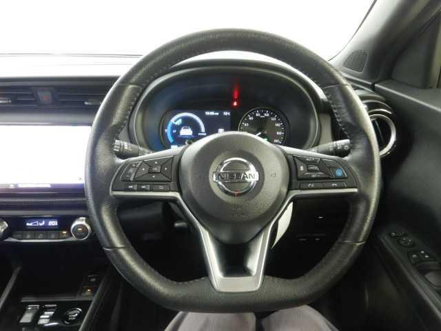 NISSAN KICKS X