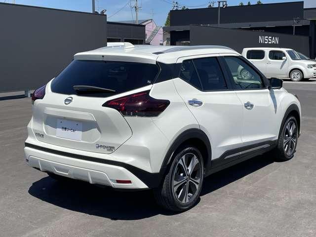 NISSAN KICKS X FOUR