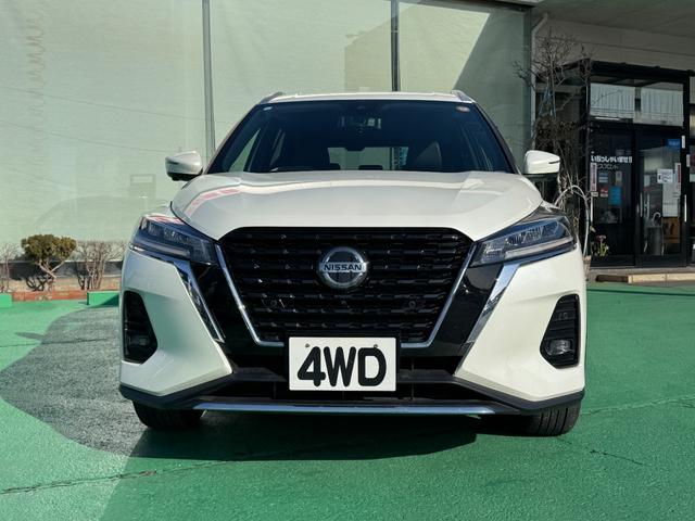 NISSAN KICKS X FOUR