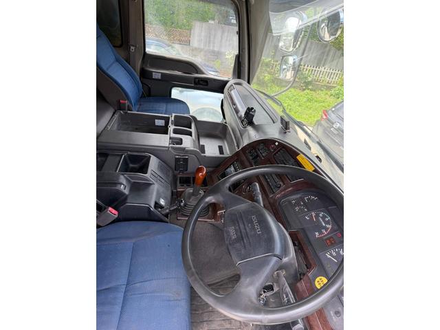 ISUZU GIGA