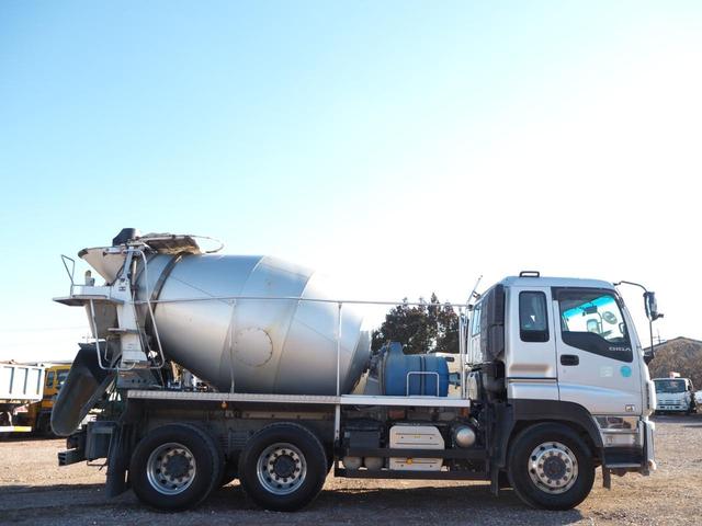 ISUZU GIGA
