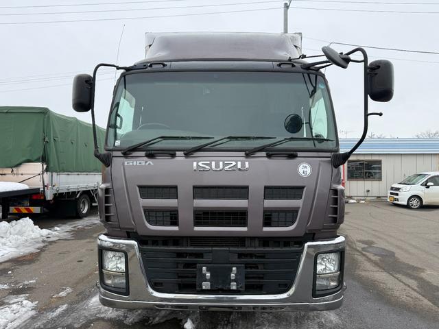 ISUZU GIGA