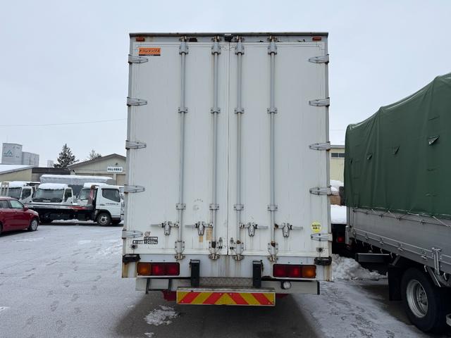 ISUZU GIGA