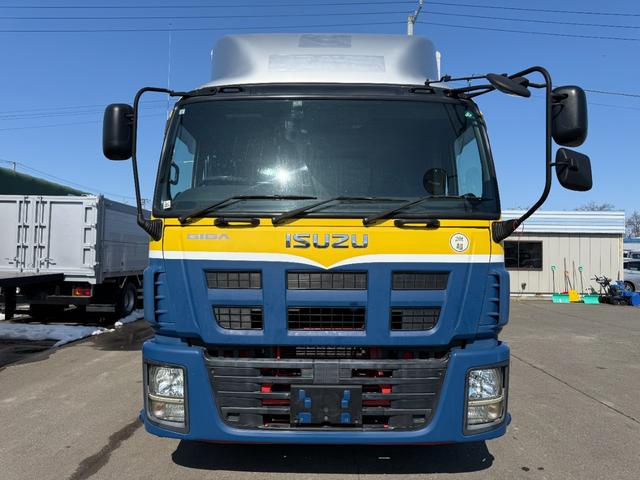 ISUZU GIGA
