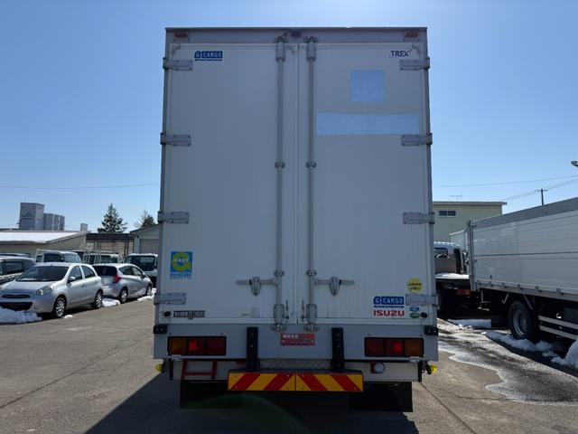 ISUZU GIGA