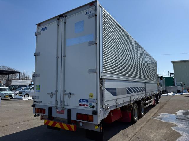 ISUZU GIGA