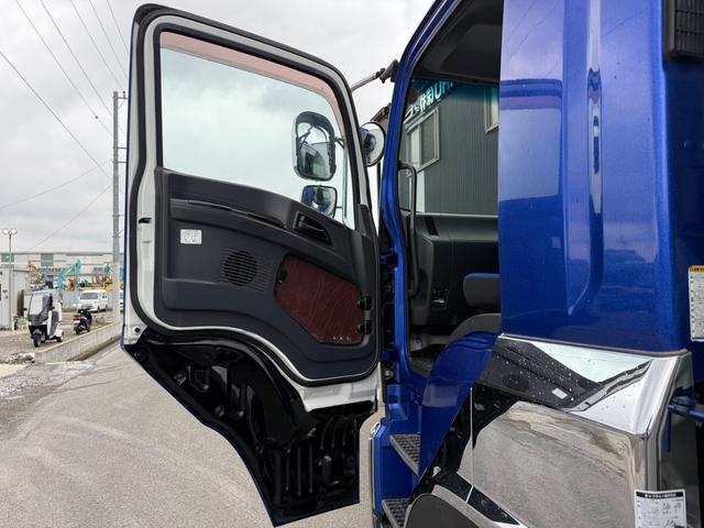 ISUZU GIGA